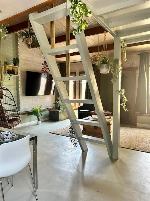 Jungle Style Lodge With Jacuzzi ,Sauna And Garden Near Amsterdam Vijfhuizen エクステリア 写真