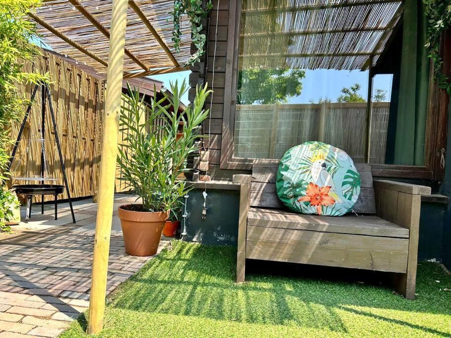 Jungle Style Lodge With Jacuzzi ,Sauna And Garden Near Amsterdam Vijfhuizen エクステリア 写真