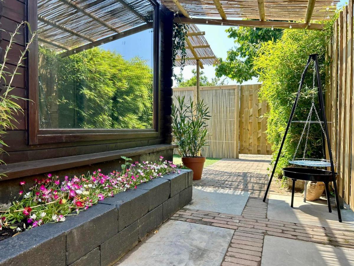 Jungle Style Lodge With Jacuzzi ,Sauna And Garden Near Amsterdam Vijfhuizen エクステリア 写真