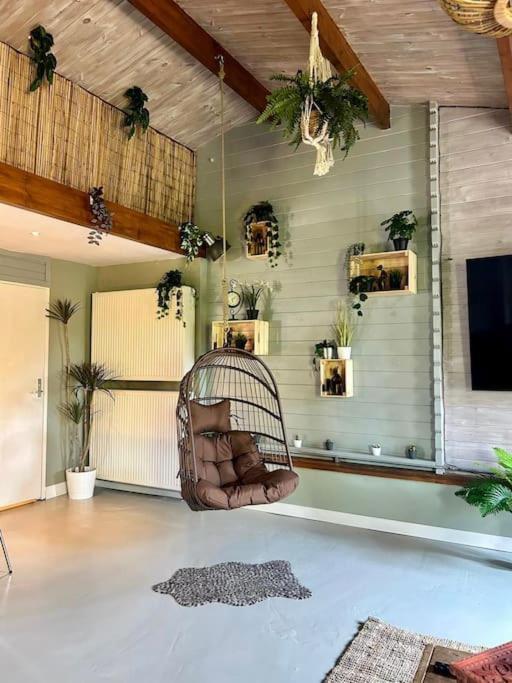 Jungle Style Lodge With Jacuzzi ,Sauna And Garden Near Amsterdam Vijfhuizen エクステリア 写真