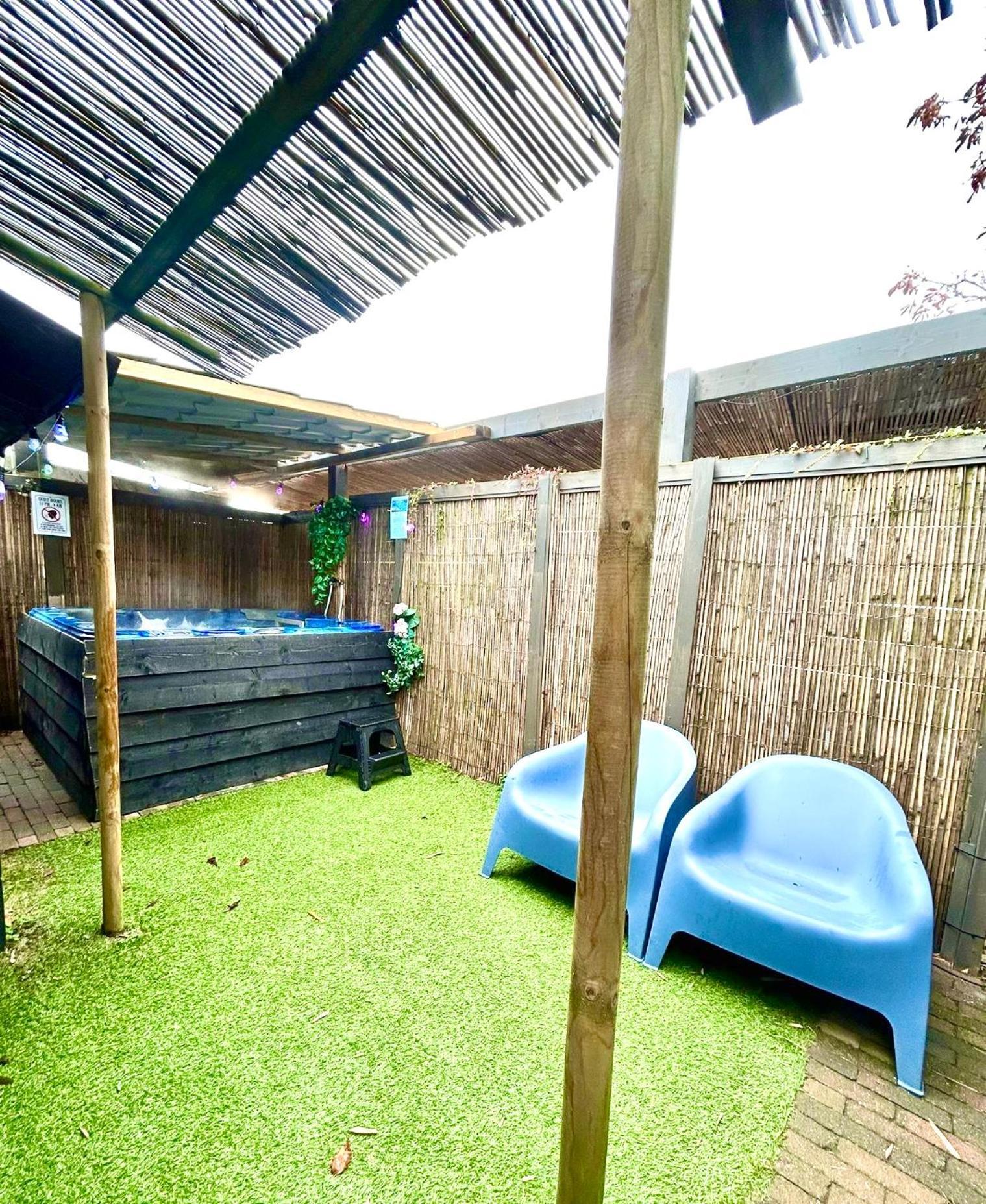 Jungle Style Lodge With Jacuzzi ,Sauna And Garden Near Amsterdam Vijfhuizen エクステリア 写真